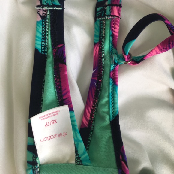 Bathing suit top - Picture 3 of 4